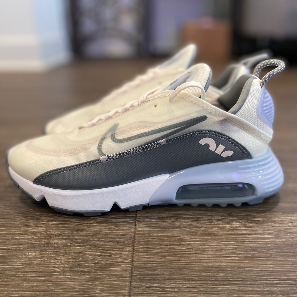 Nike air max 2090 shoes ‘sail cool grey ‘women